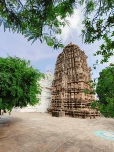 Sakhigopal temple