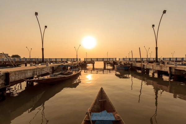 chillika-lake-asias-largest-brackish-water-600nw-1251761584