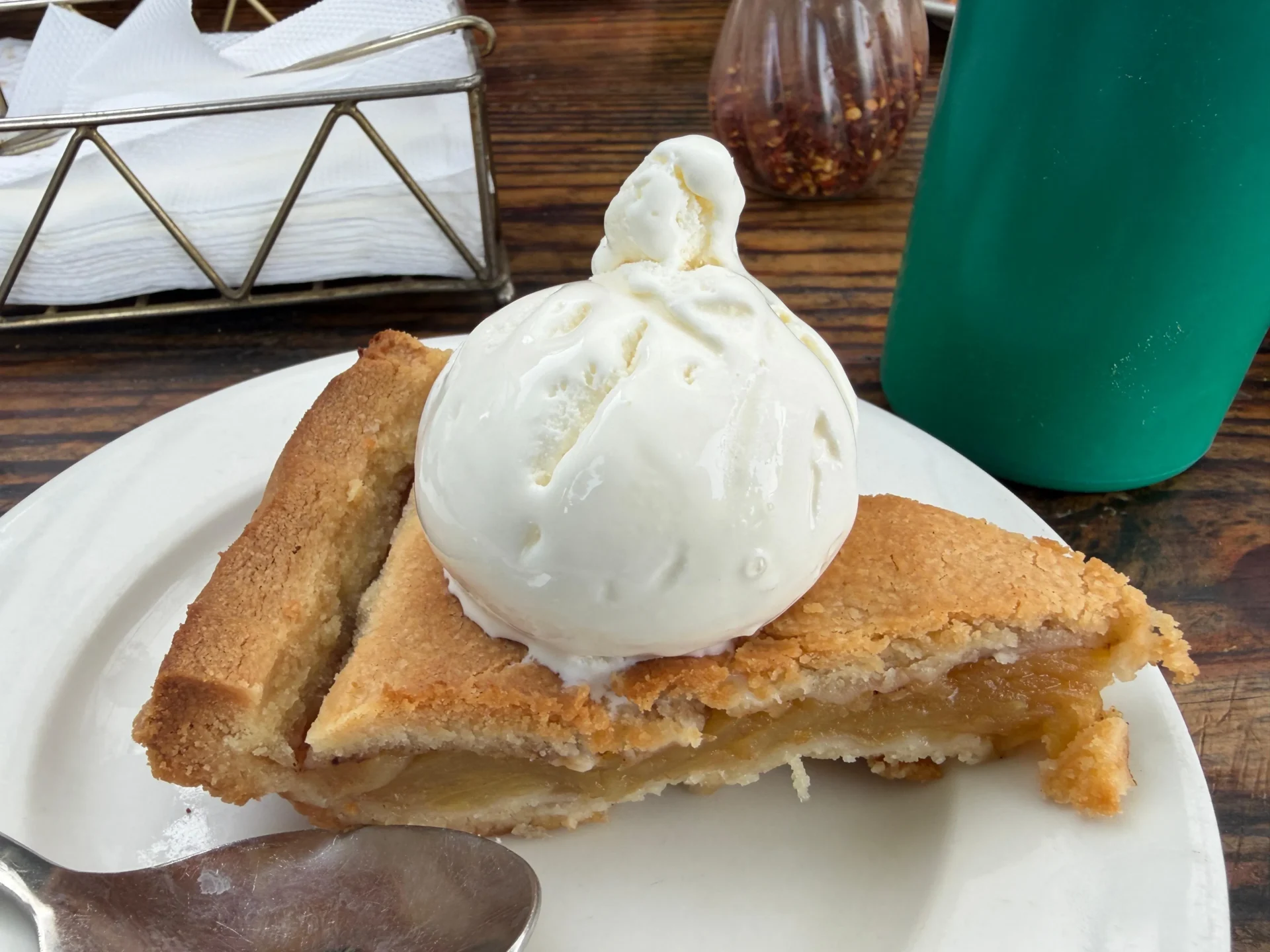 apple pie with icecream