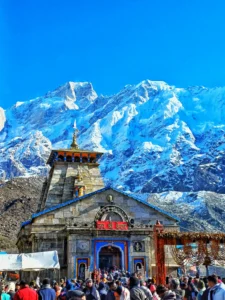 kedarnath Temple in Uttarakhand, surrounded by snowy mountains