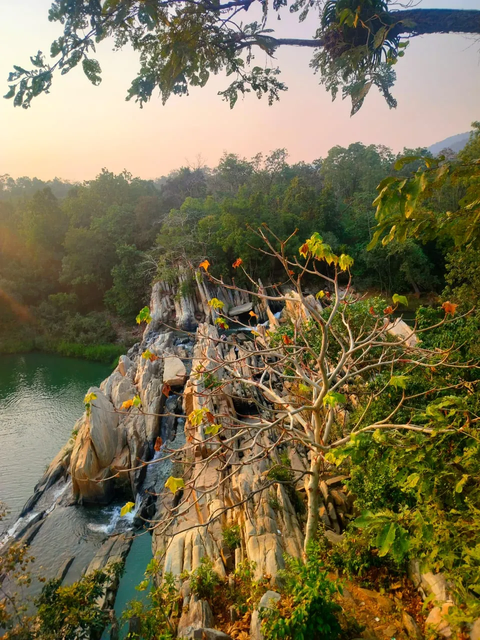 Deojharan Waterfall, Deogarh