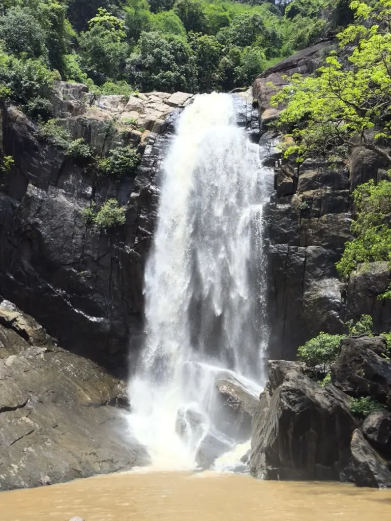 Mankadadian waterfall
