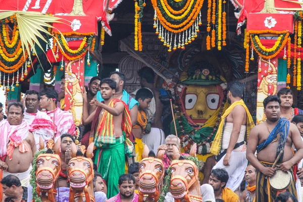 Best Places to Watch Rath Yatra 2026 in Puri – Viewing Spots & Darshan Tips